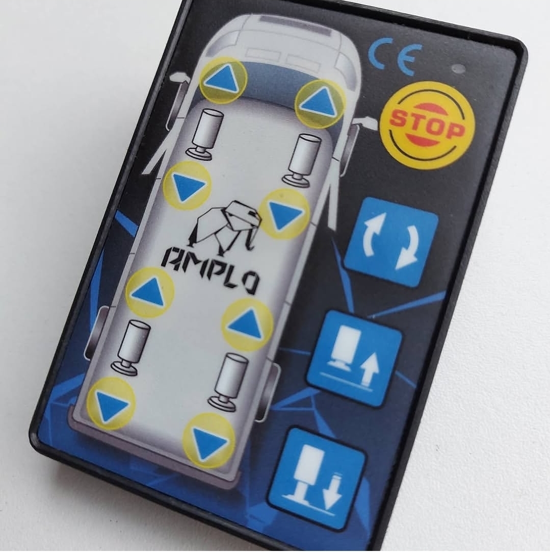 Amplo afstandsbediening met knoppen per cilinder en autolevel-functie